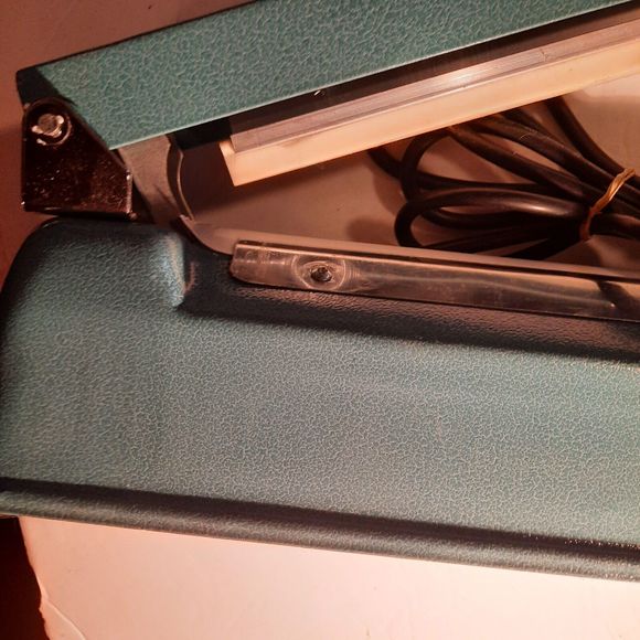 16" PFS-400 Impulse Sealer for PP/PE Bags - Gently Used, Tested, 600W - Picture 6 of 10